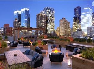 416 W 52nd St APT 400, New York, NY 10019