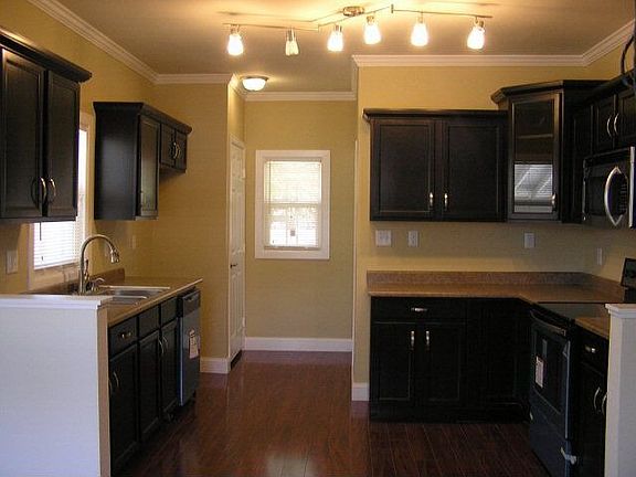 3rd image of 520 E Pitkin Ave