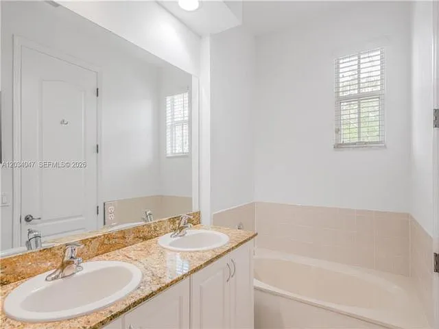623 SW 146th Ter — Photo 15