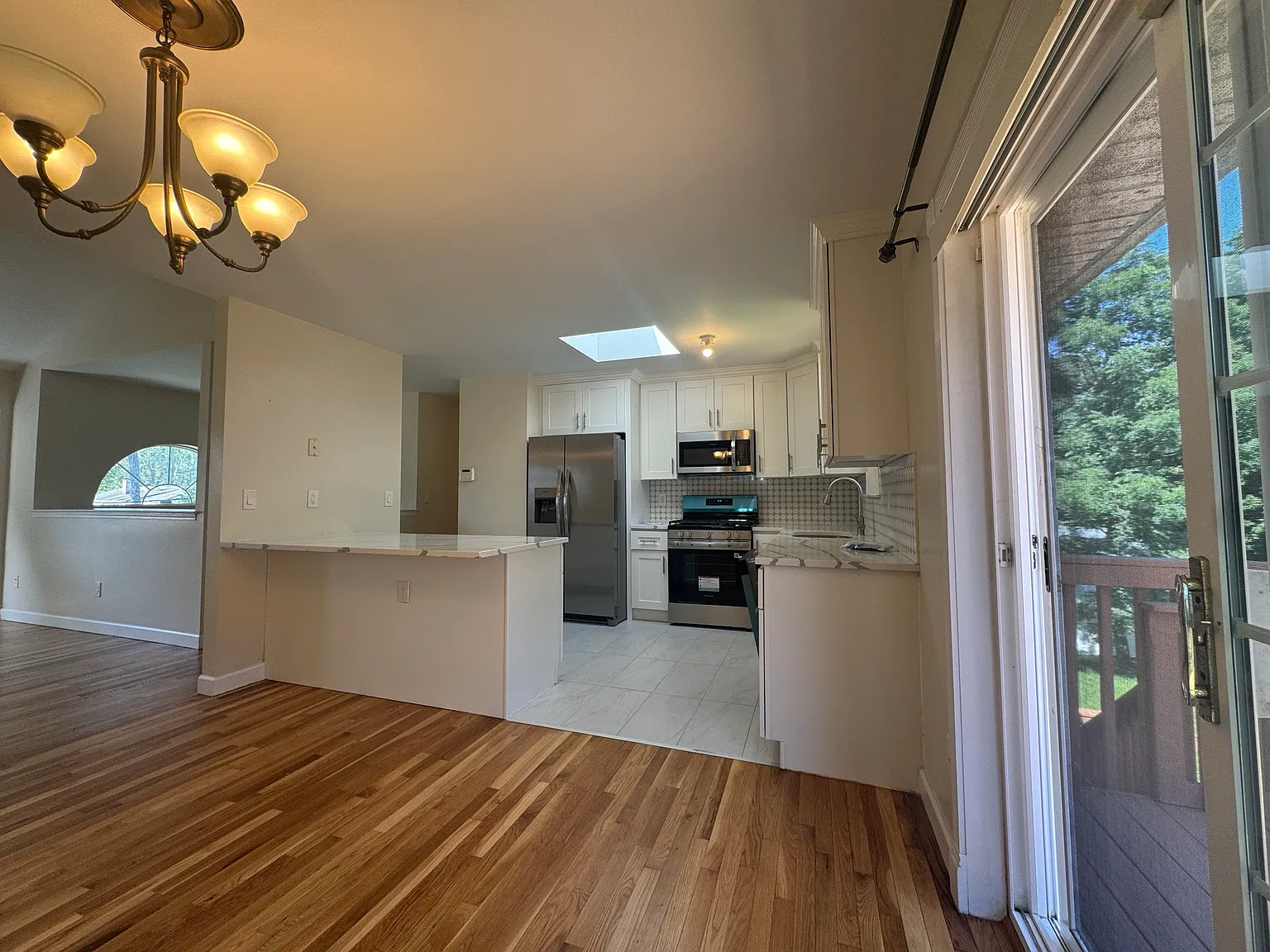 Magnolia Dr, Selden — Photo 3