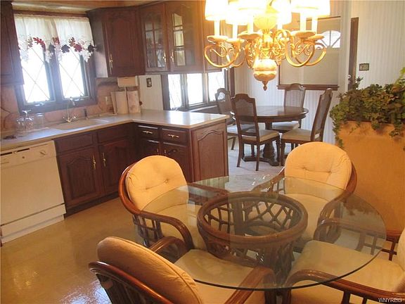 5th image of 13 Rosemead Ln