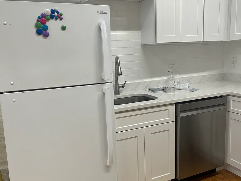 145 Pearl St — Photo 3