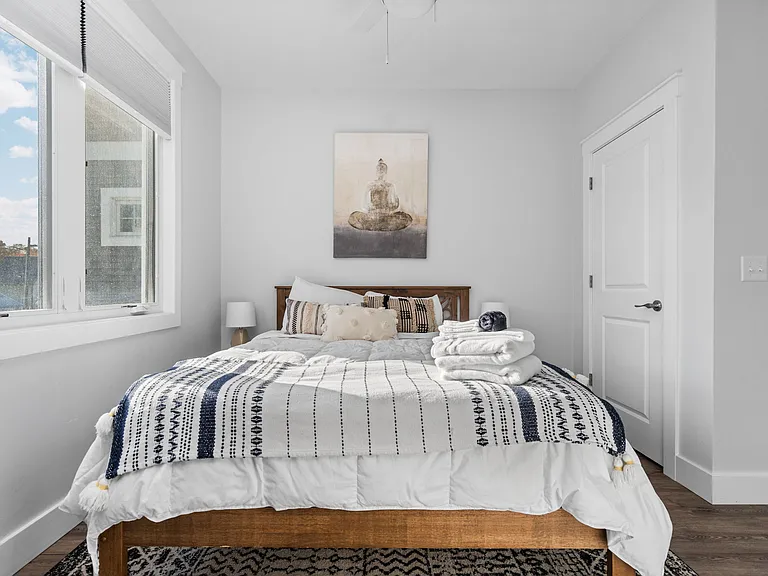 922 E Front St #201 — Photo 34