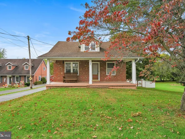 126 Main St, Oley, PA 19547