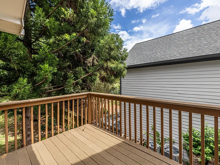 1040 Boulevard Dr NE — Photo 41