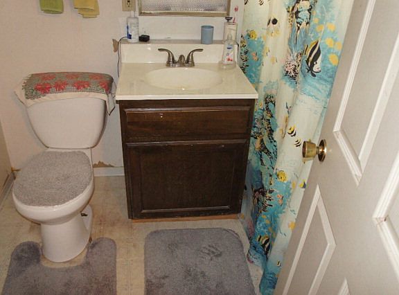 4th image of 3613 E 18 N