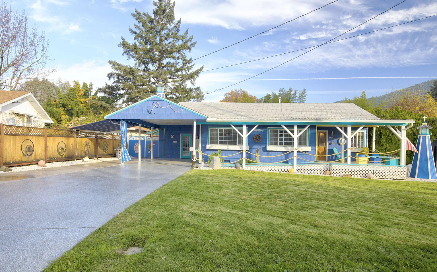 1067 SE Ashley Pl photo 1