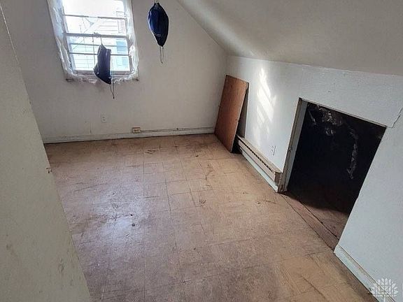 2nd image of 4023 Larkspur Dr