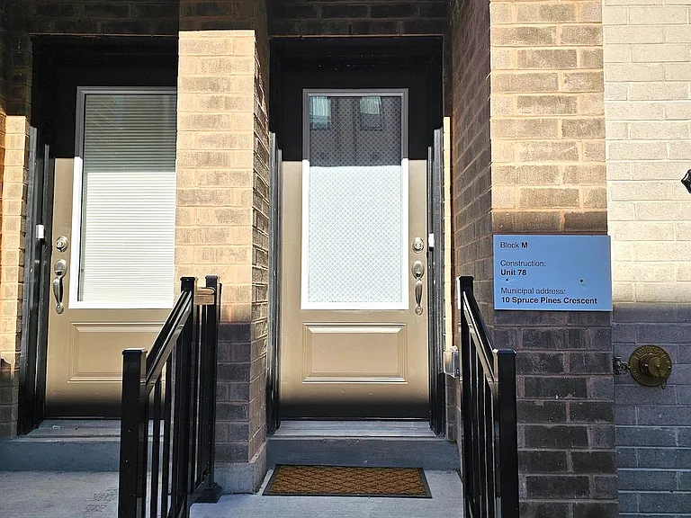 10 Spruce Pines Cres #2 — Photo 20
