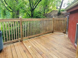 Super Spacious Three Bedroom on Bates Street! Deck & Patio! Washer & Dryer Included! Call Today!, Pittsburgh, PA 15213