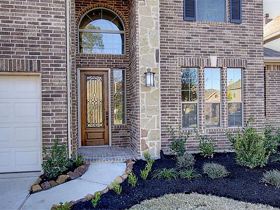 2nd image of 26040 Kingshill Dr