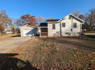 205 Mill St N, Waterville, MN 56096
