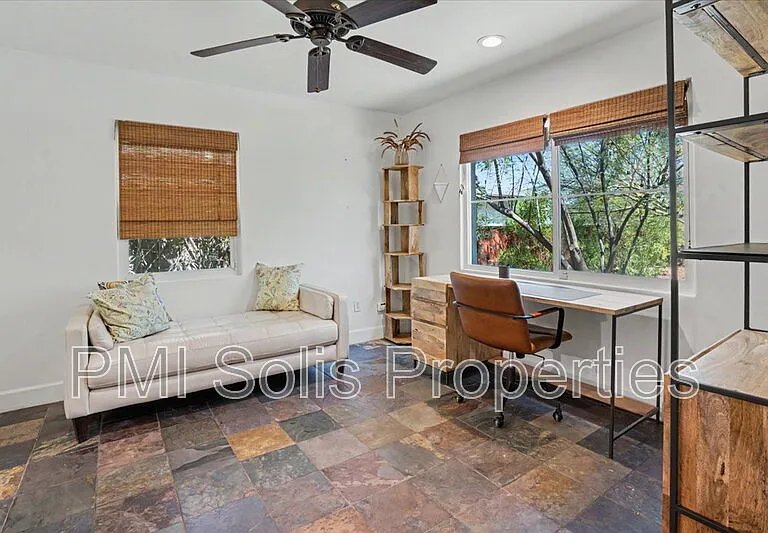 724 E Portland St — Photo 12