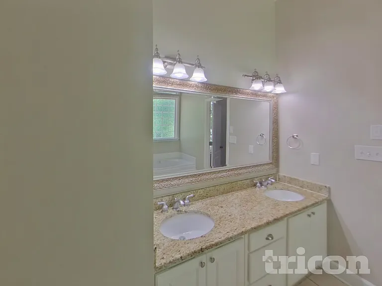111 Beaverbrook Ln — Photo 8