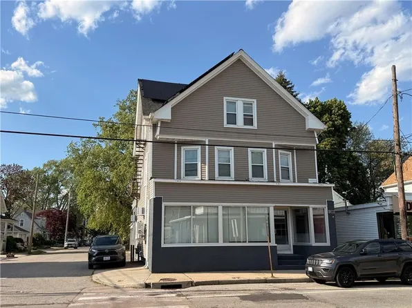 1289 Cranston St, Cranston, RI 02920