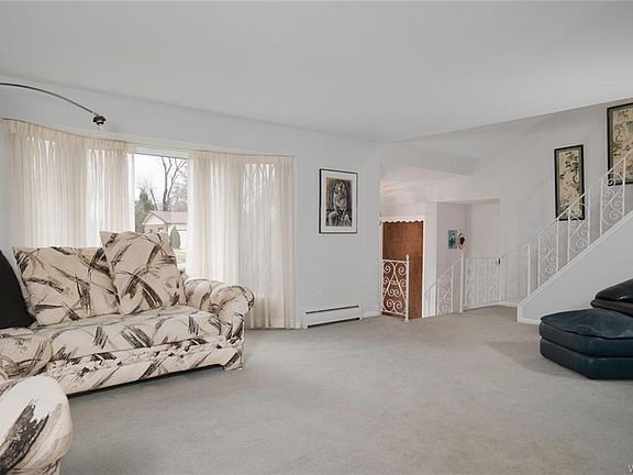 3rd image of 280 Cottonwood Dr