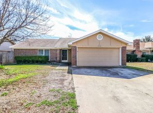 6028 Birchhill Rd, Watauga, TX 76148