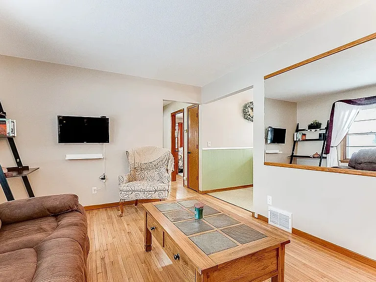 7315 Able St NE — Photo 2
