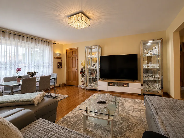 37 Irving Pl — Photo 4