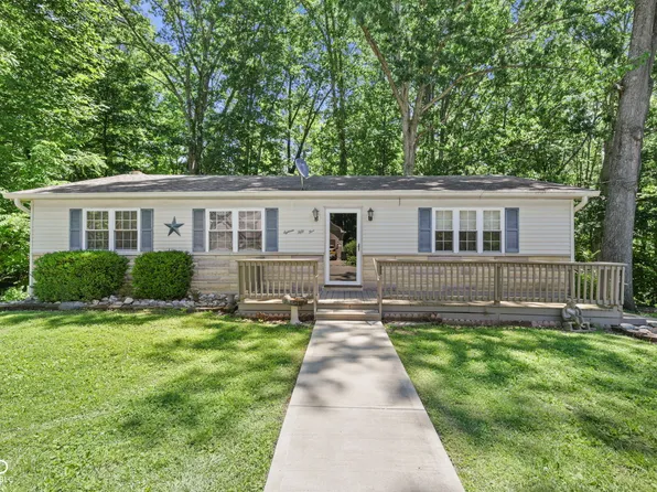 1855 W Shore Dr, Martinsville, IN 46151