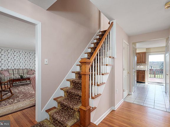 4th image of 267 Lambertville Hopewell Rd