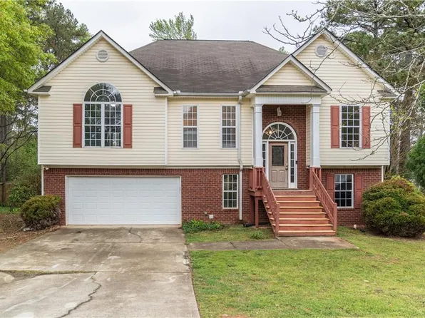 703 Paul Revere Dr, Locust Grove, GA 30248