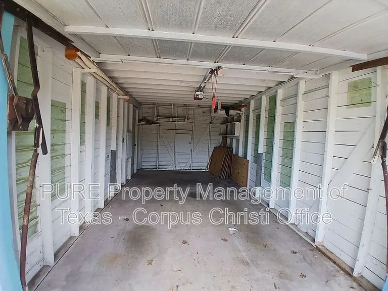 4701 Prinston Dr — Photo 22
