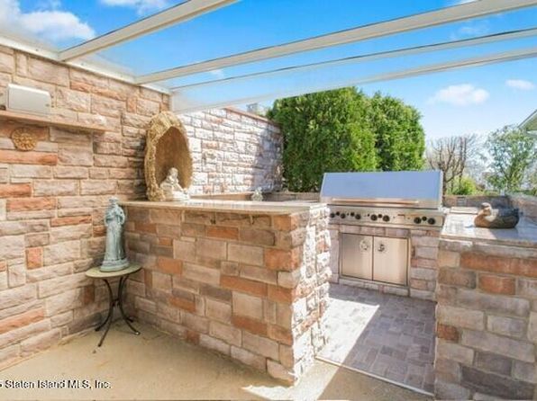 261 Chelsea St, Staten Island, NY 10307