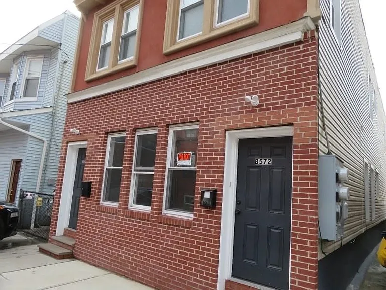 572 Nassau St #2 — Photo 5