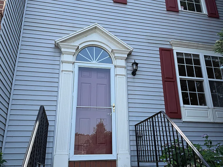120 Spruce Ct — Photo 2
