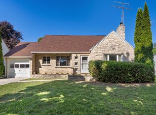 528 W Lawn Blvd, Manitowoc, WI 54220