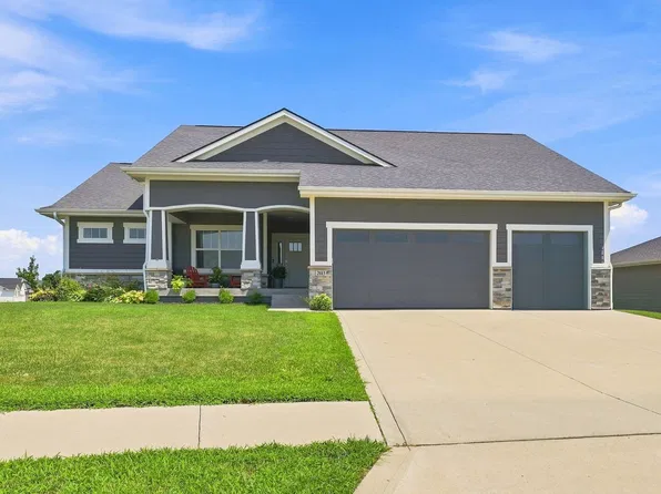 2013 NE Breezy Point, Grimes, IA 50111