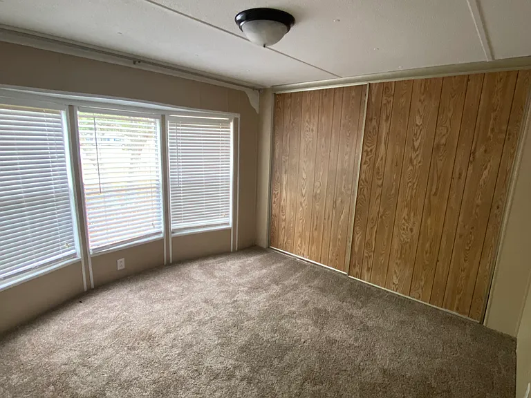 202 Live Oak Dr — Photo 7