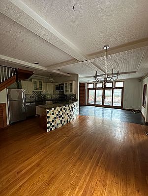 1st image of 543 1/2 E 6th St #2
