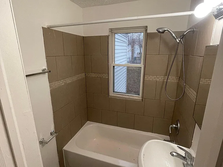 8419 Republic Ave — Photo 13