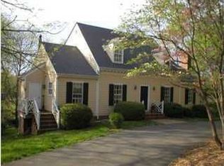 870 Emerson Dr, Charlottesville, VA 22901