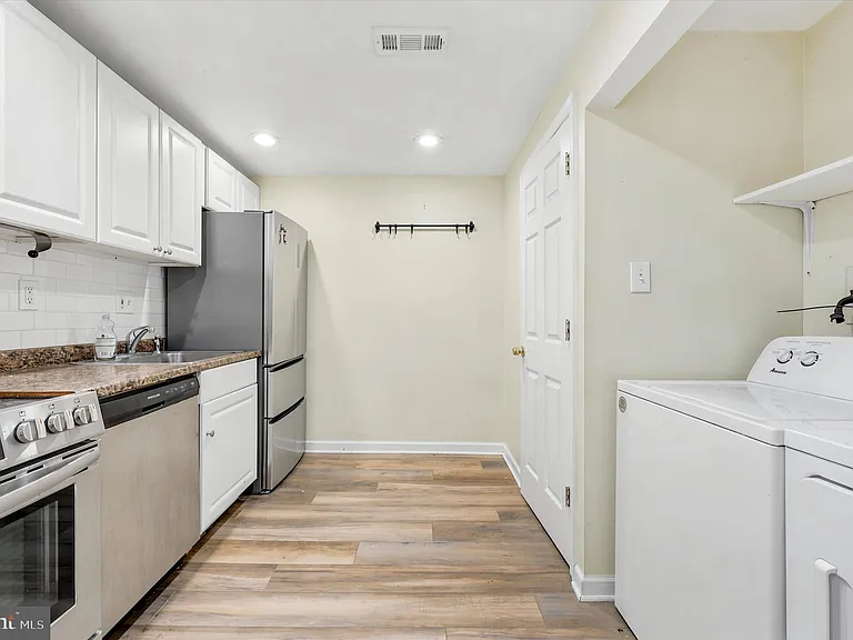 33 S 19th St #3 — Photo 9