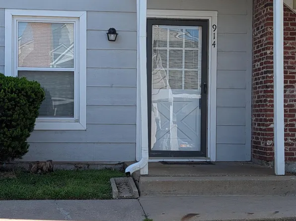 1717 S Cypress St, Wichita, KS 67207