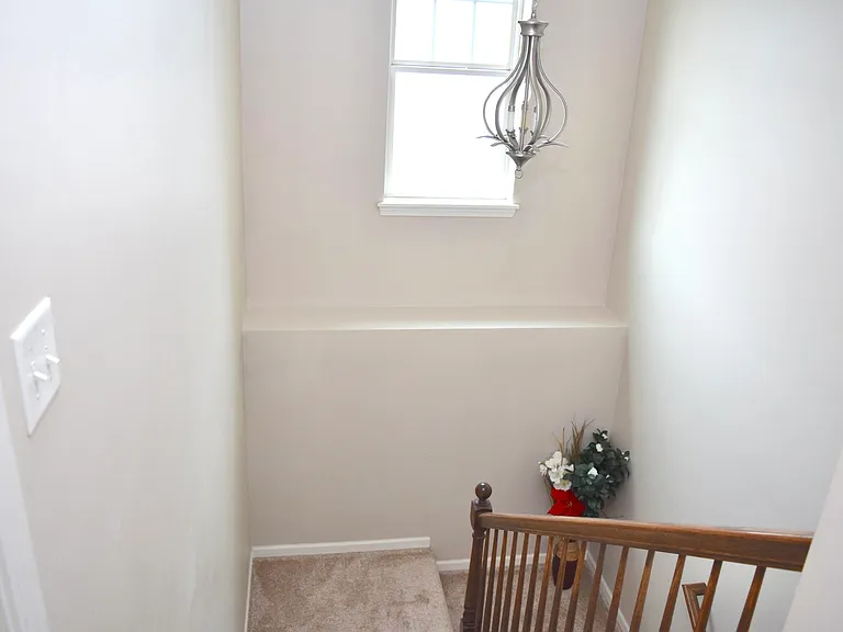 1260 Evergreen Ave — Photo 13