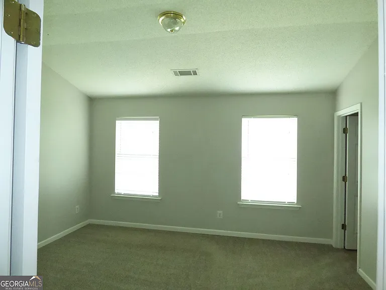 1465 April Ln — Photo 19