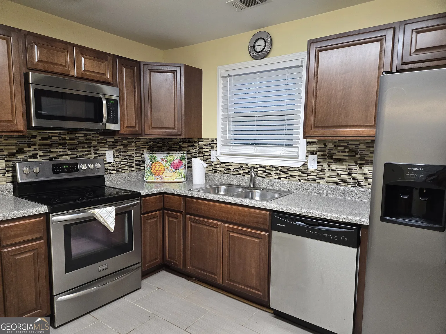 2 bed, 2.0 bath, 1280 sqft, $1,700 — Photo 2