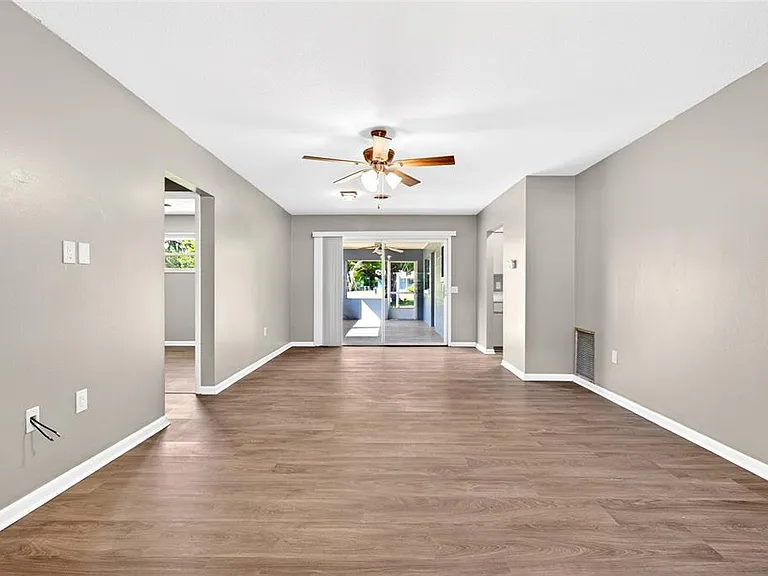 3423 SW 27th St — Photo 5