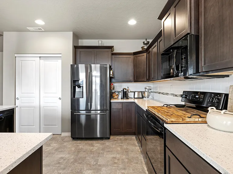 275 Wishkah Dr — Photo 14