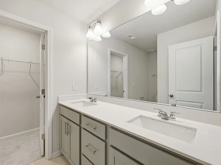 324 Hemley Trl — Photo 16