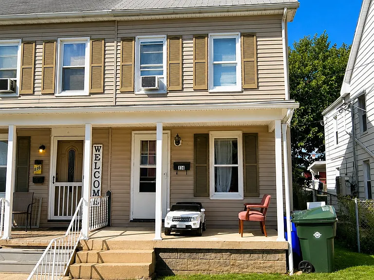 814 Dale St — Photo 1
