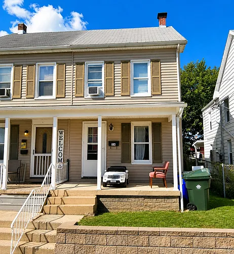 814 Dale St Photo 1