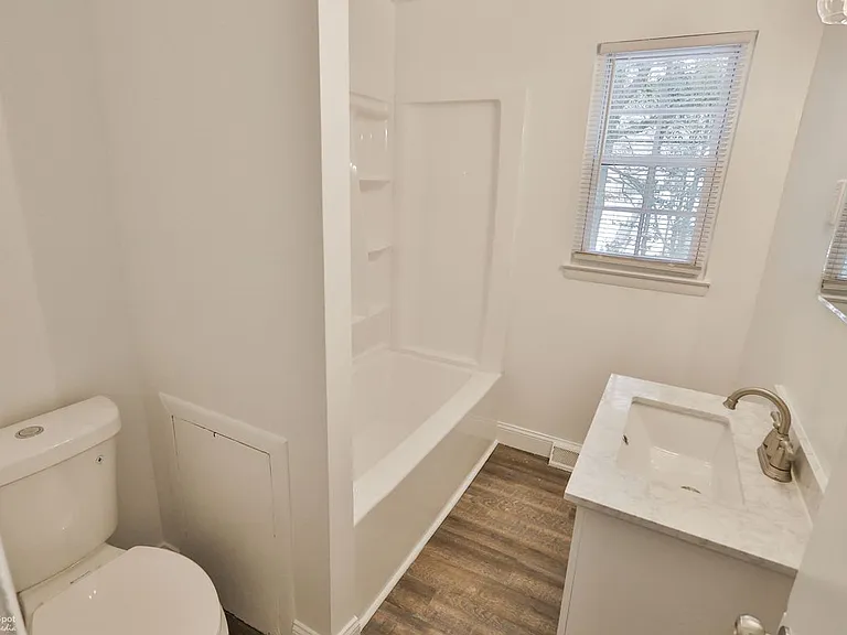 305 S Warminster Rd #B2 — Photo 2