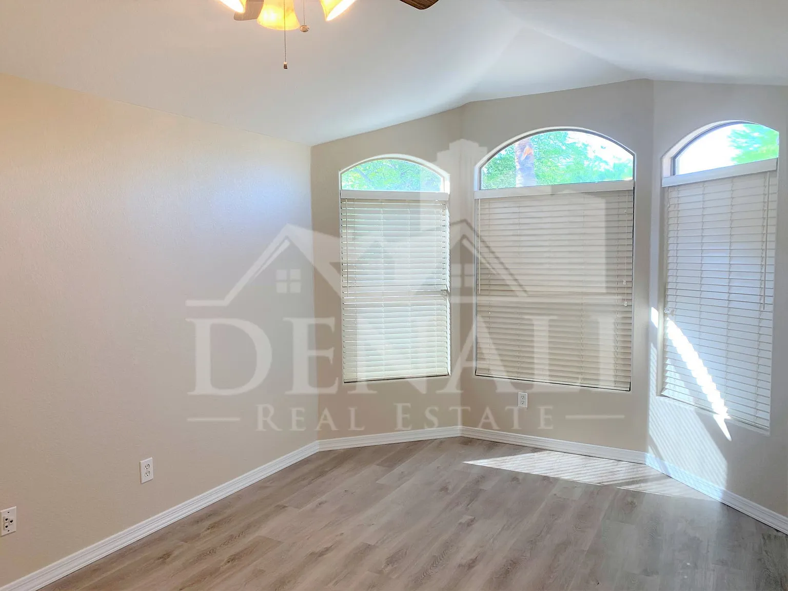 3 bed, 2.0 bath, 1655 sqft, $2,195 — Photo 4