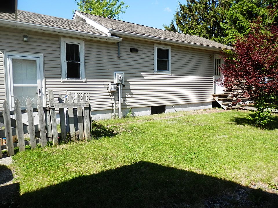 1st image of 214 N Lincoln St