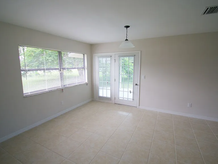 2256 SE East Dunbrooke Cir — Photo 7